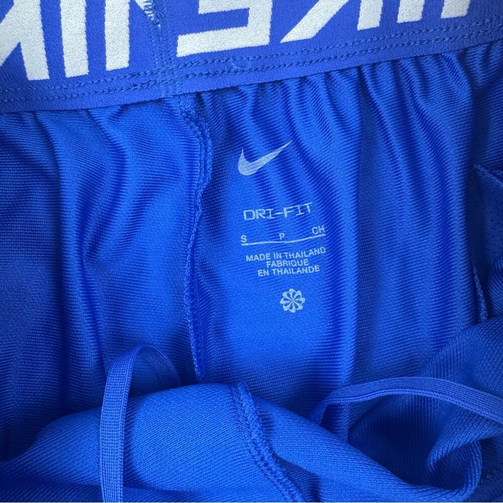 Nike Women's Attack Dri-FIT Fitness Mid-Rise 5" Unlined Shorts Royal Blue Small - Picture 5 of 12